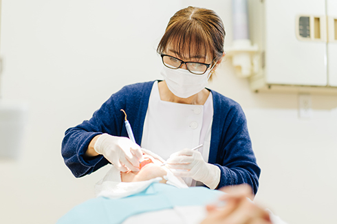 専門的な歯周病手術・歯周再生手術
