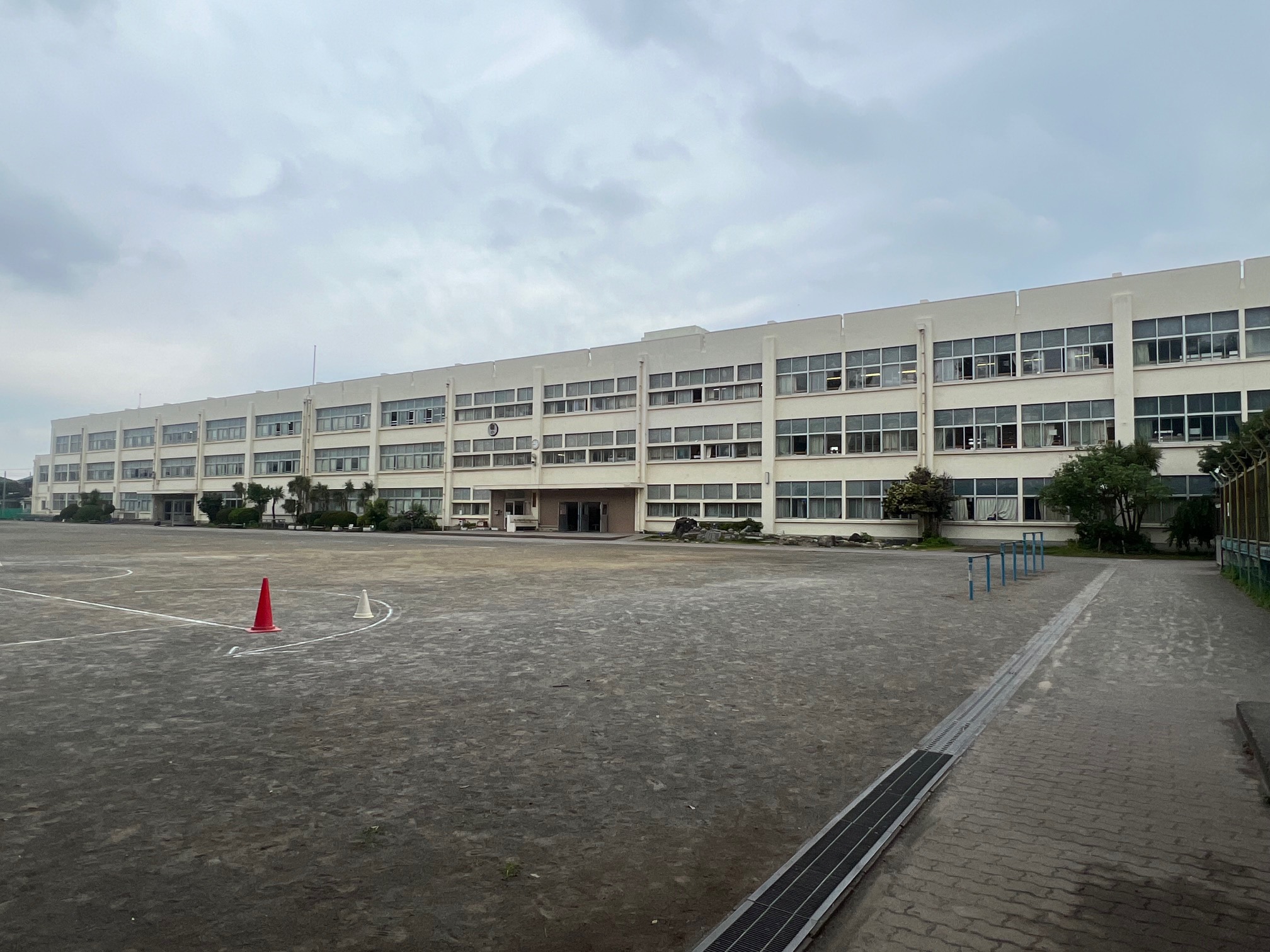 西鶴間小学校の歯科健診